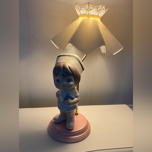 Vintage Atlantic Mold Nurse Sue nightlight lamp with original shade - Picture 2 of 15